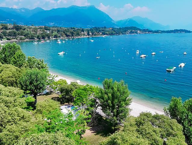 Spiaggia della Romantica beach in Manerba del Garda
