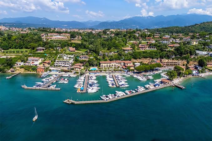 Porto Dusano harbour in Manerba del Garda
